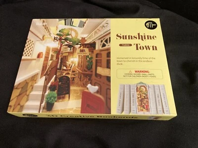 NUEVO sujetalibros creativo Rolife Sunshine Town hágalo usted mismo 3D; madera/metal/papel/luces TGB02 Foto 1 de 4