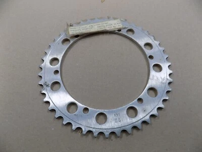 NEW OEM NOS YAMAHA REAR SPROCKET / 44T / 431-25444-04-XX / YZ465 IT425 Foto 1 de 2