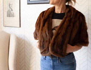 Vintage 40s 50s Famous Barr Co. Perfect Women's Mink Stole Capelet Stole Pockets - Picture 1 of 9