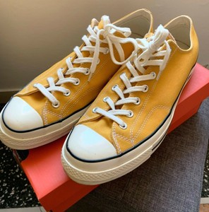 Sneakers Gialle da uomo Converse, Collezione Estate 2022 - Stileo.it