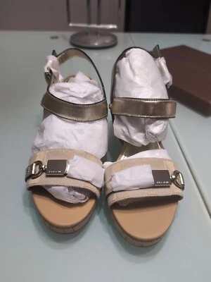 ТРЕНЕР Hinna на танкетке кожаные сандалии слоновой кости хаки размер 7,5  - Изображение 1 из 4