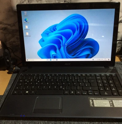 Acer Aspire 5250 AMD C-50 4GB 320GB 15,6" HD Radeon 6250 DVD-RAM - Bild 1 von 4