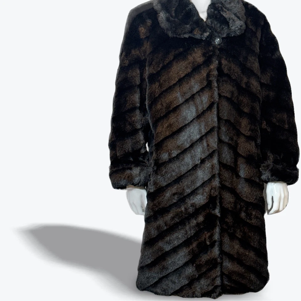 Lujoso Abrigo Negro Chevron Imitación Piel L Midi Esponjoso Forrado Satinado Dennis Basso Foto 1 de 4
