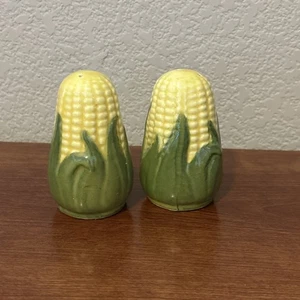 Cerámica Shawnee vintage-patrón Corn King-juego coctelera de sal y pimienta-maíz con cáscaras - Imagen 1 de 7