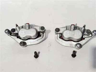 Caliper Assy Left 5KS-2580T-01-00,Right 5KS-2580U-01-00 OEM 2006 Yamaha XVS1100  - Image 1 of 4
