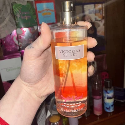 Bruma de fragancia Victoria’s Secret “Crystal Sands” 8,4 OZ *95% COMPLETA*FALTA TAPA* Foto 1 de 3