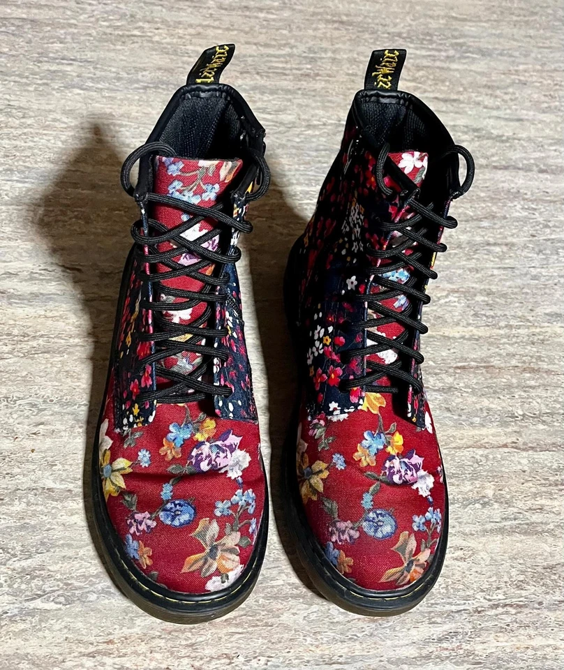 Dr. Martens Delaney Multicolor Rojo Floral Talla 7 Mujer 6 Hombre Foto 1 de 4