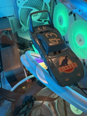 DINOCO 43. Superbird 1970 年普利茅斯 迪士尼/皮克斯汽车。 — 第 1/4 张图片