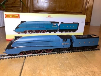 Hornby R3843 LNER Blue 4-6-4 Rebuilt Class W1 Locomotive 10000 - Image 1 of 4