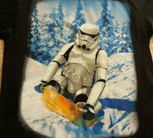 Camiseta Stormtrooper Snow Sledding Star Wars M Mediana Nueva con Etiquetas Licencia Nueva INV365  - Imagen 1 de 6