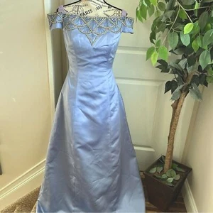 Jovani schulterfreies bodenlanges Abendkleid mit verziertem Ausschnitt Flieder Gr. S - Bild 1 von 16