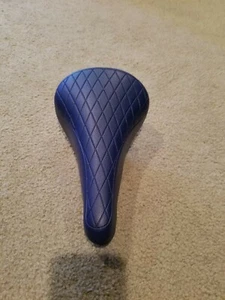 BLUE BMX DIAMOND PATTERN BICYCLE SEAT, OLD SCHOOL STYLE ,FREESTYLE - Picture 1 of 6