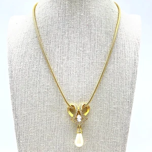 Vintage goldfarbene Halskette mit Perlen Tropfen Strass Akzenten - Bild 1 von 9