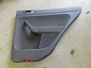 5M0868074A pannello porta posteriore destro originale VW Golf V Plus 1.4 modello 2008 - Foto 1 di 1