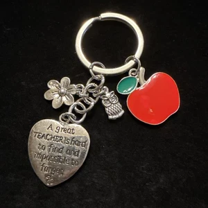 A Great Teacher is Hard to Find Gift Keychain Owl Heart Flower Apple (Lot# 493) - Picture 1 of 5