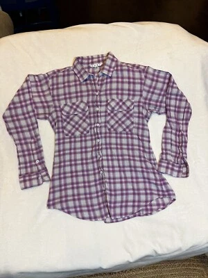 Camisa de franela a cuadros suave CAbi para mujer con detalle cruzado pequeña Foto 1 de 4