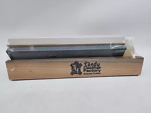 Cuchillo de piedra de afilar Tandy sellado nunca usado de fábrica de cuero - Imagen 1 de 5