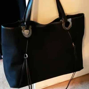 Awesome! Ferragamo Large Tote Handbag/ Black Fabric/Good Condition $1,350.00. - Bild 1 von 14