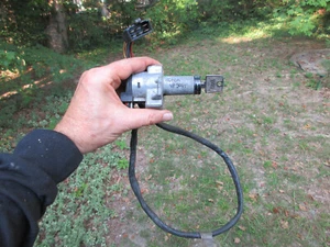Honda VF500F Ignition Switch and Key - Foto 1 di 5