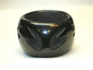 VTG Santa Clara Pueblo Blackware Carved Pot Pottery Signed 2.5" x 4" - Picture 1 of 7