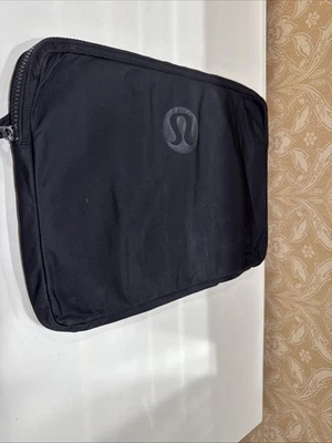 "Funda para portátil Lululemon negra 16"""  Foto 1 de 4