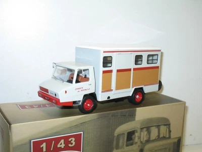 1:43 altaya, BERLIET STRADAIRE transport de chevaux, camion d'autrefois - Photo 1/3