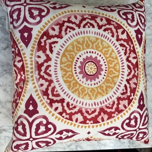 POTTERY BARN Outdoor/Indoor Pillow 18" X 18" Pink Red Yelllow Ivory Excellent - Picture 1 of 5