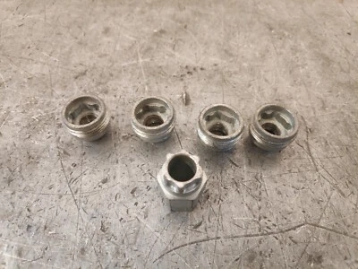 NISSAN QASHQAI J10 JUKE LOCKING WHEEL BUT SET + KEY - Image 1 of 4