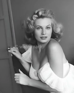 Anita Ekberg 8x10 Photograph – A Glamorous Icon of 1950s Hollywood - Picture 1 of 1