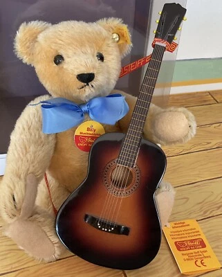 Steiff  Teddybär „Billy“ m. Gitarre + Spieluhr + m. OVP, Art.nr. 027505, s.g.Z.. - Bild 1 von 4