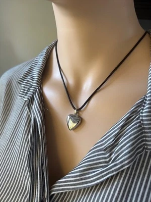 Halsketten Anhänger Herz Magnetschmuck Hearts Edelstahl Magnetherz m. Schmuckban - Bild 1 von 3