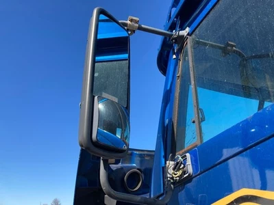 Espejo de puerta izquierdo/conductor Freightliner C120 Century Poly 1996-2011 - usado Foto 1 de 4