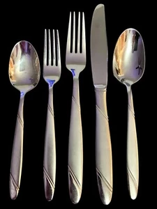 ONEIDA 5-teiliges Gedeck "RISOTTO" Edelstahl Besteck Messer Gabeln Löffel Salat - Bild 1 von 5