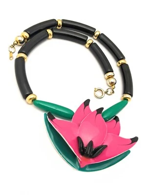 Colar pingente de flor de lótus vintage anos 60 preto e verde com miçangas - Imagem 1 de 4