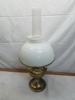 Lámpara vintage Aladdin latón modelo 23 pantalla vidrio leche queroseno Foto 1 de 4