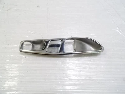 83 Mercedes R107 380SL acabamento da maçaneta da porta, interior, esquerda, cromado - Imagem 1 de 4