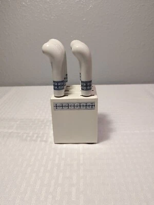 Juego de asas de porcelana azul blanco CUCHILLOS PARA ESPARCIR MANTEQUILLA QUESO Soporte de madera Foto 1 de 4