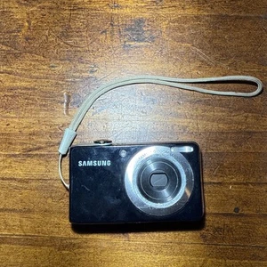 Samsung PL100 12.2MP Digital Camera Not Charging Parts Only - Bild 1 von 5