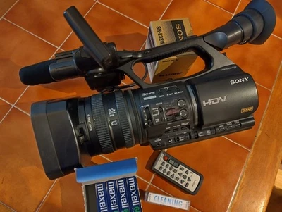 Sony HVR-Z5E Tape run 160 hrs. Mic, hood, AC adapter, 15  tapes,cleaner, battery - Image 1 of 4