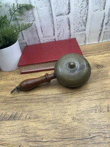Antica campana muffin in ottone pompiere portatile, funziona bene - Foto 1 di 11