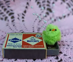 EASTER Decor Centerpiece Handmade with Green Chick & Vintage Match Box matchbox - Picture 1 of 9