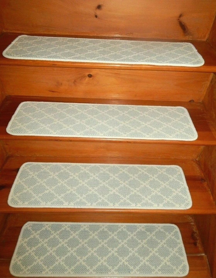 16 步 9 英寸 x 30 英寸 + 着陆 28 英寸 x 36 英寸楼梯踏板编织加盖车。 — 第 1/4 张图片