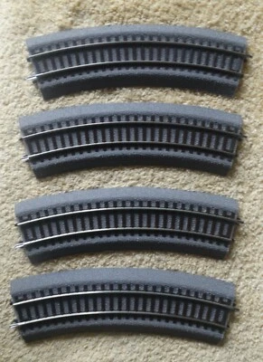 Roco LINE   42522    (Spur H0)    4 Stück  Gleis gebogen  R2  (C-Gleis)  - A3 - Bild 1 von 2