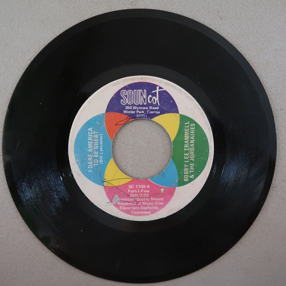 BOBBY LEE TRAMMELL I DARE AMERICA TO BE GREAT/A GIFT...VINYL 45 SOUN COT VG 2-25 - Imagem 1 de 2