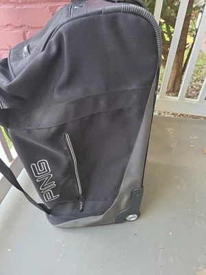 Bolsa de lona de viaje de golf de nailon PING negra bolsa de viaje para gimnasio  Foto 1 de 4
