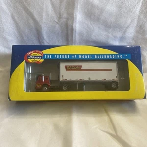 Athearn HO Scale Di Salvo Ford-C with 28’ Wedge Trailer #91026 - Picture 1 of 4