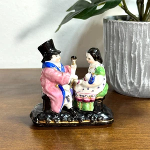 Antigua estatuilla Japón familia con niño Match Striker 3" porcelana - Imagen 1 de 9