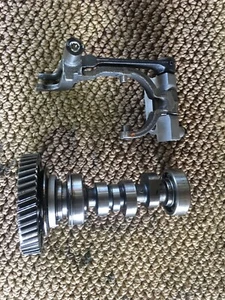 KUBOTA D902 3 ZYLINDER DIESEL EINSPRITZPUMPE NOCKENWELLE + GETRIEBE  - Bild 1 von 8