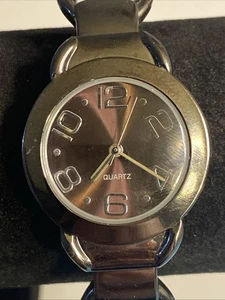 Unbranded Watch New Battery Bangled Band Ladies - Picture 1 of 9