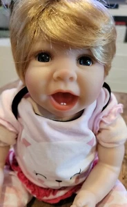 Aori Reborn Baby Puppe 22 Zoll Handarbeit realistisch lachend EUC! - Bild 1 von 6